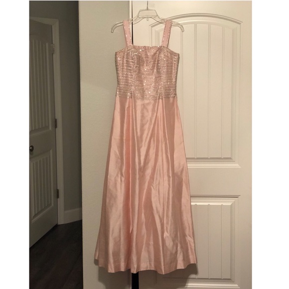 Dress - Picture 6 of 6